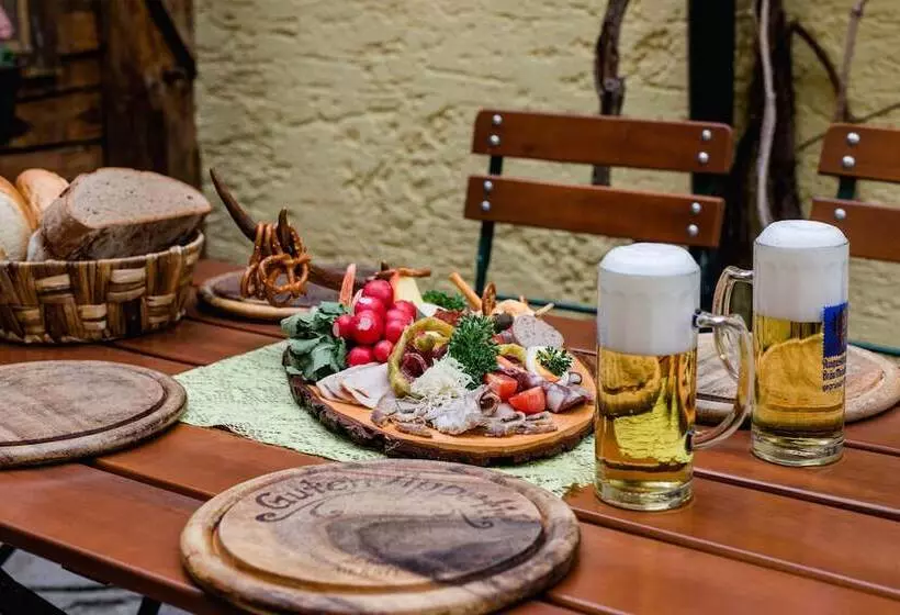 Отель Bayrischer Löwe