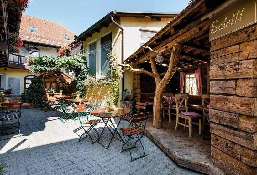 Отель Bayrischer Löwe