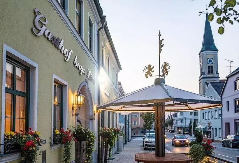 Отель Bayrischer Löwe