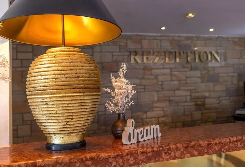 Отель Dreams Beckum