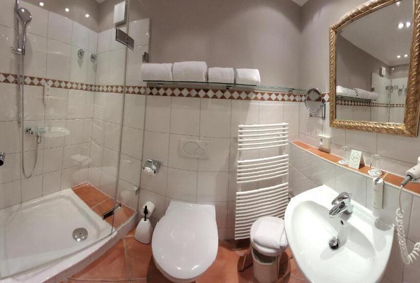 Отель Goldene Sonne