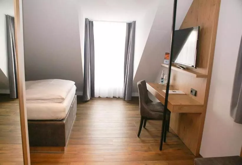 Отель Grüner Baum