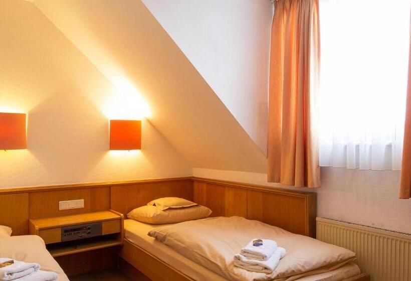 בית מלון כפרי Kelkheimer Hof