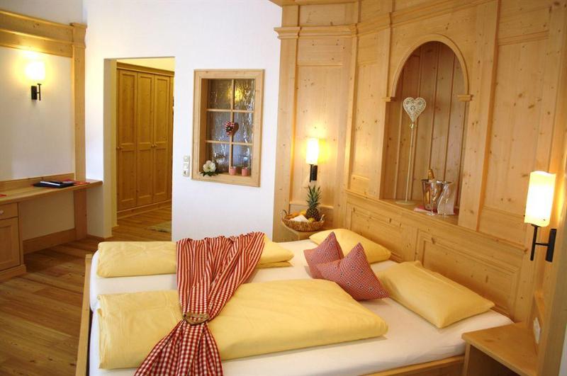 Отель Nesselwanger Hof