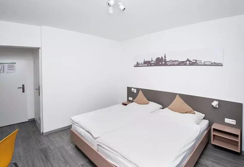 Отель Stadtnah Am Bahnhof