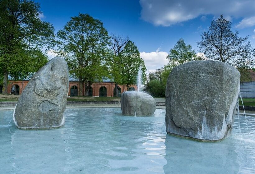 Block Hotel & Living