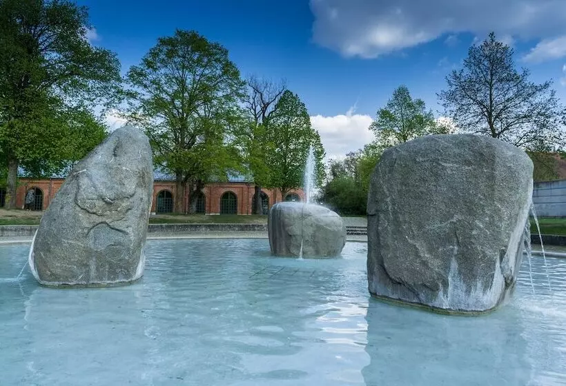 Block Hotel & Living