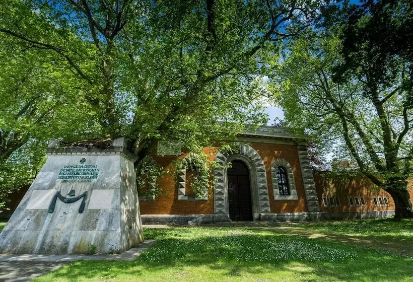 Block Hotel & Living