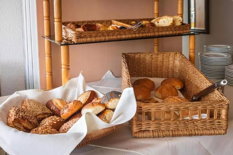 Отель Aichtaler Hof