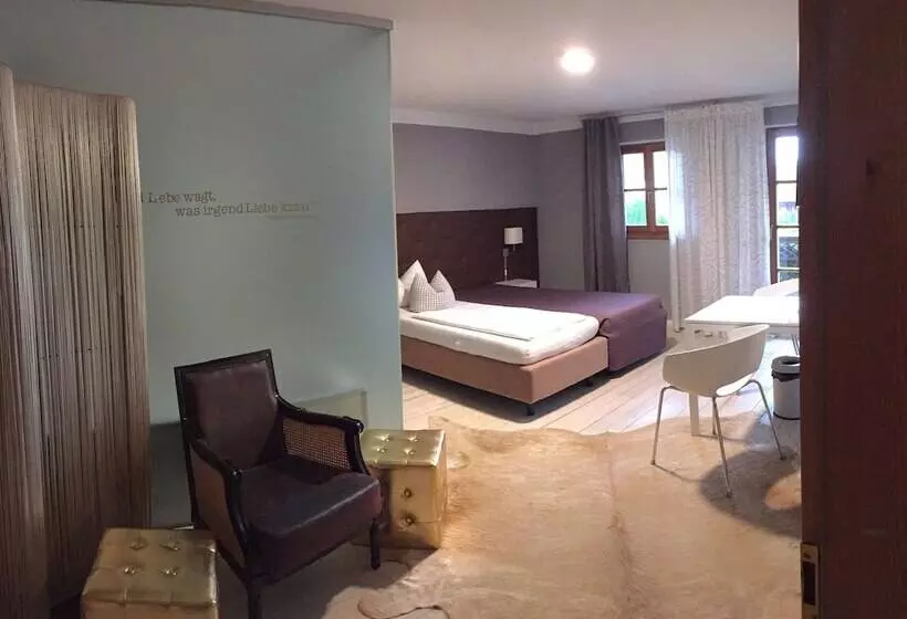 בית מלון כפרי Augustlhof Restaurant &