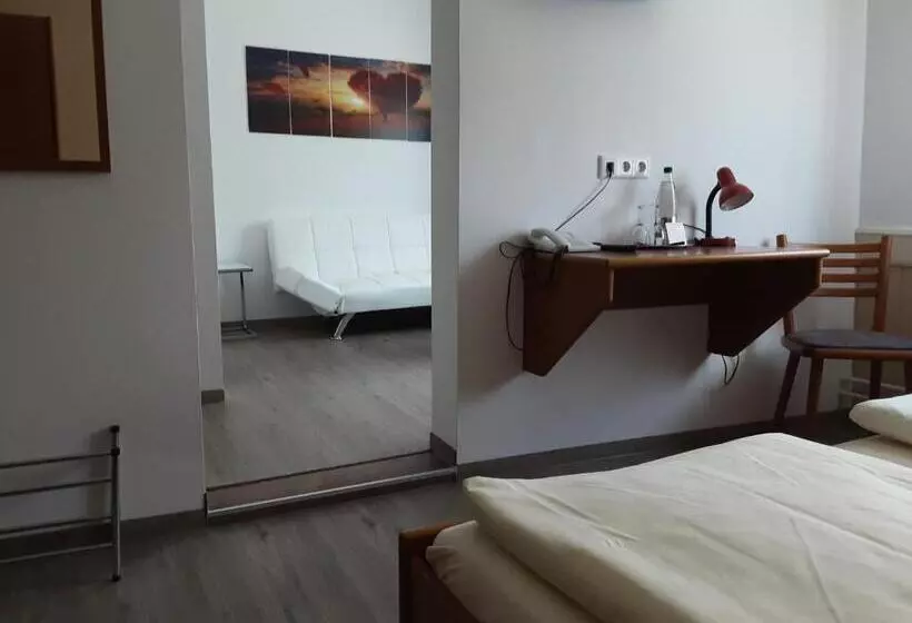 ホテル Gasthof Zur Krone