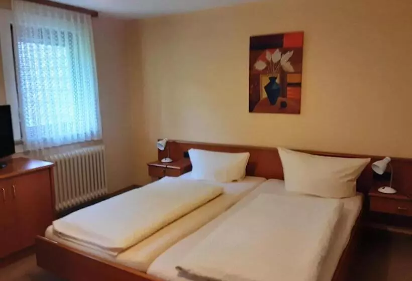 ホテル Gasthof Zur Krone