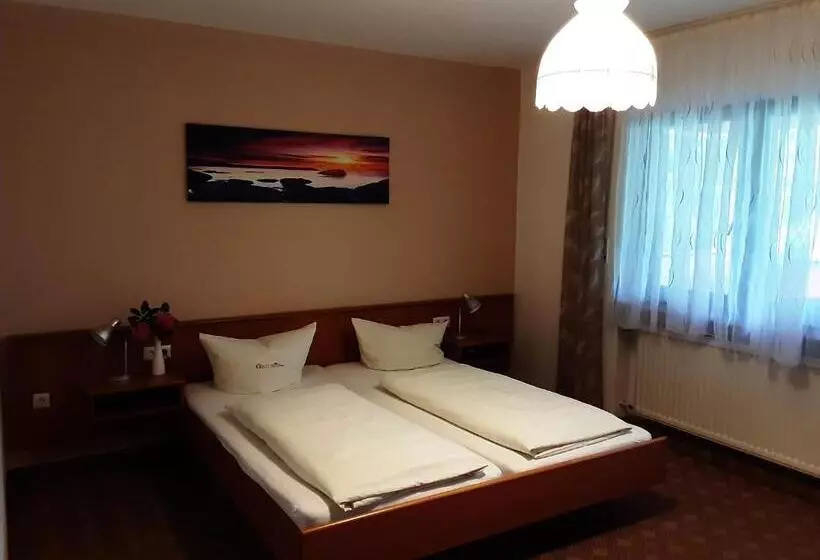 ホテル Gasthof Zur Krone