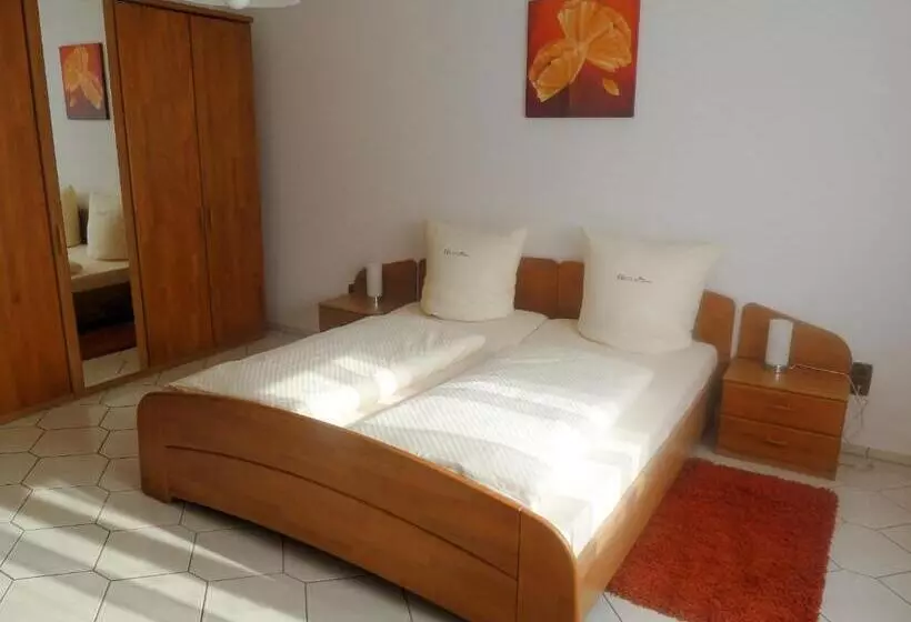 ホテル Gasthof Zur Krone