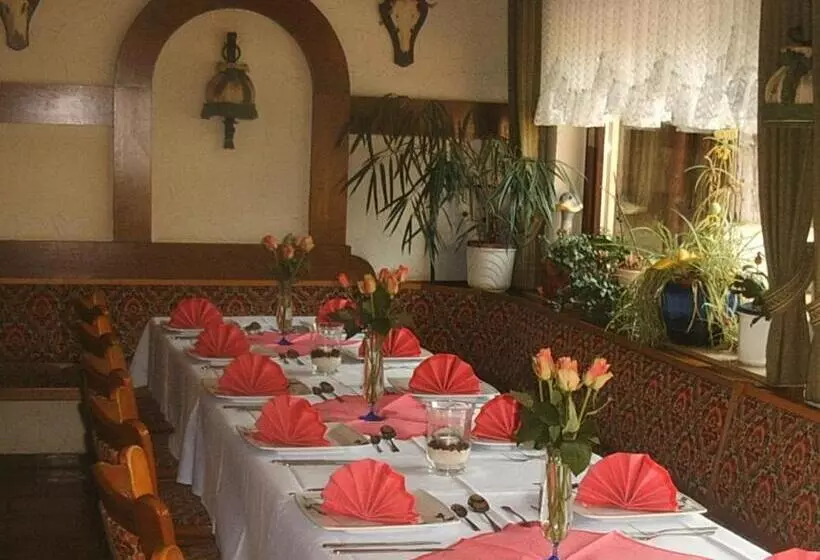 ホテル Gasthof Zur Krone