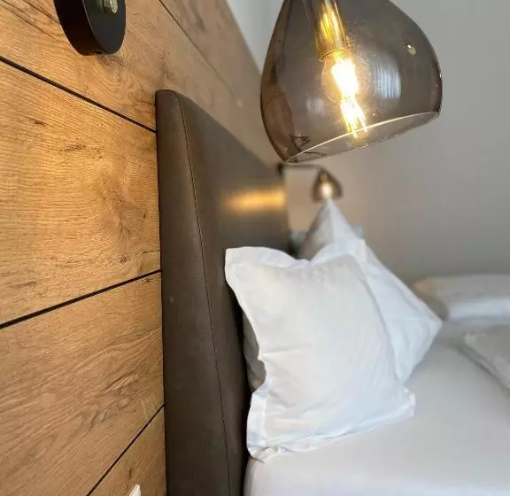 Отель Pension Scharl Am Maibaum