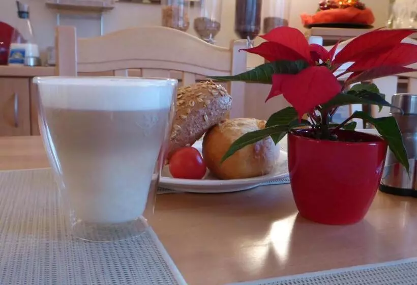 Отель Pension Scharl Am Maibaum