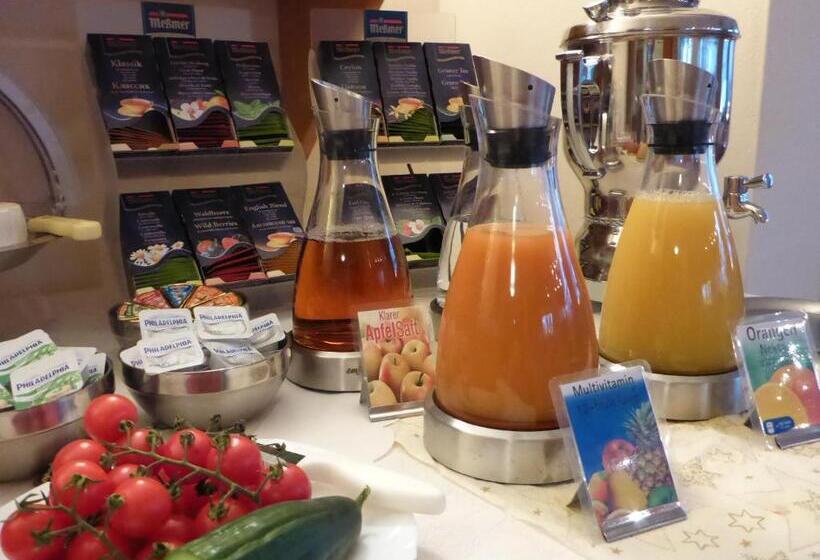 בית מלון כפרי Pension Scharl Am Maibaum