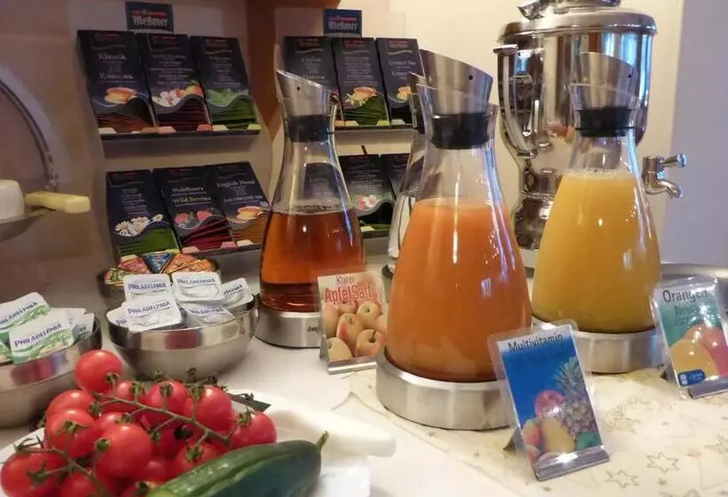 Отель Pension Scharl Am Maibaum