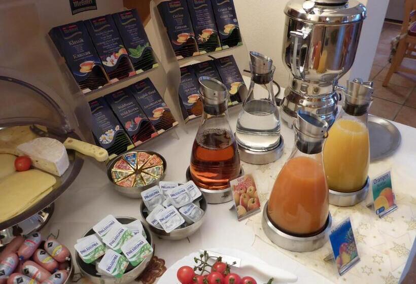 בית מלון כפרי Pension Scharl Am Maibaum