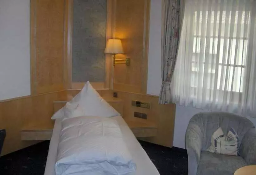 Отель Restaurant Hirsch