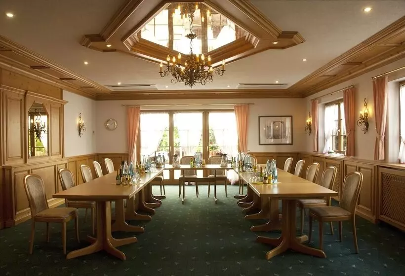 Отель Restaurant Hirsch