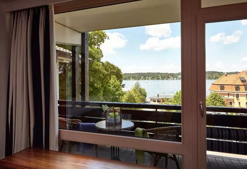 Отель Schloss Berg