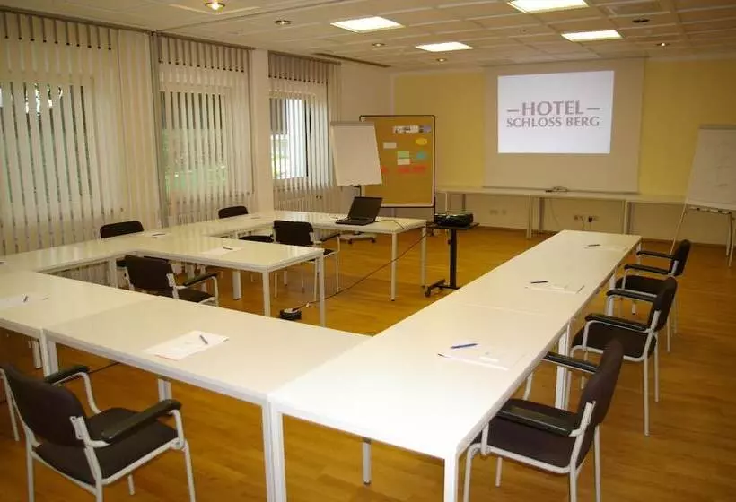 Отель Schloss Berg
