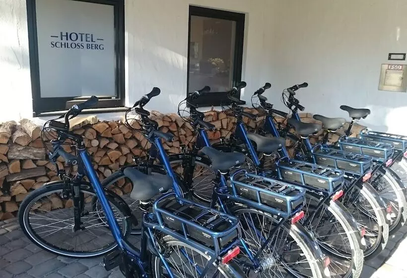 Отель Schloss Berg