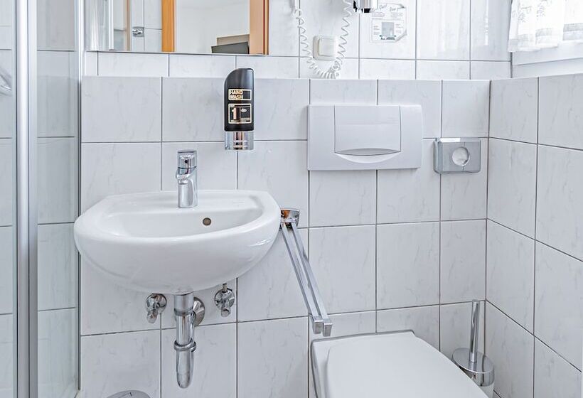 ホテル Tannenblick