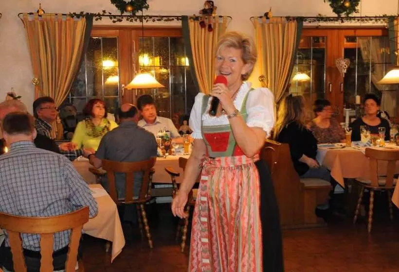 Отель Vierjahreszeiten