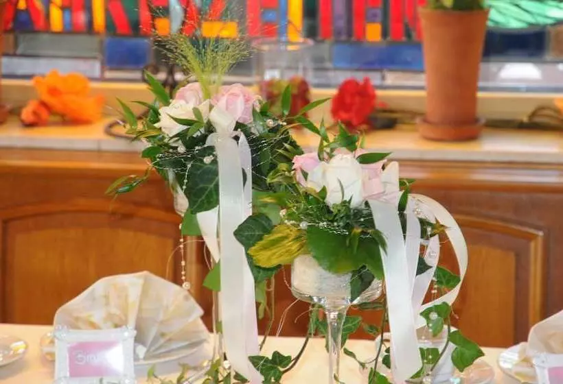 Отель Vierjahreszeiten