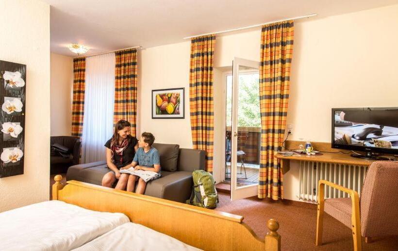 פנסיון Landhotel Röfleuten