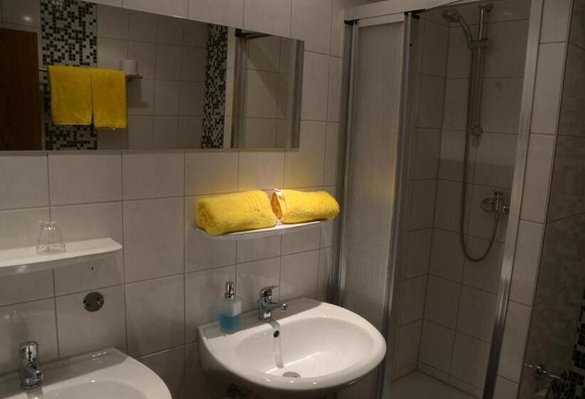 פנסיון Landhotel Röfleuten