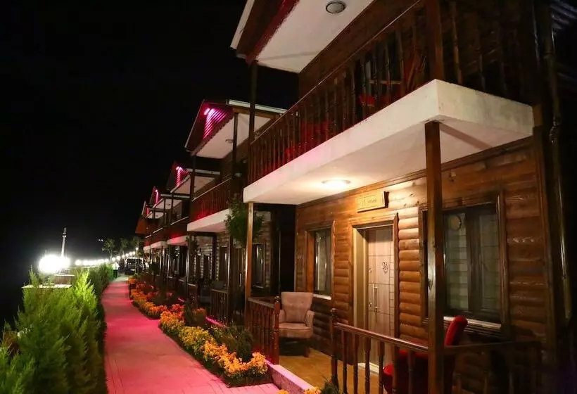 هتل Dergiz Tatil Koyu