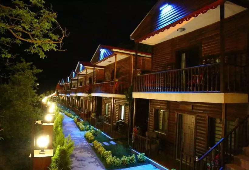 هتل Dergiz Tatil Koyu