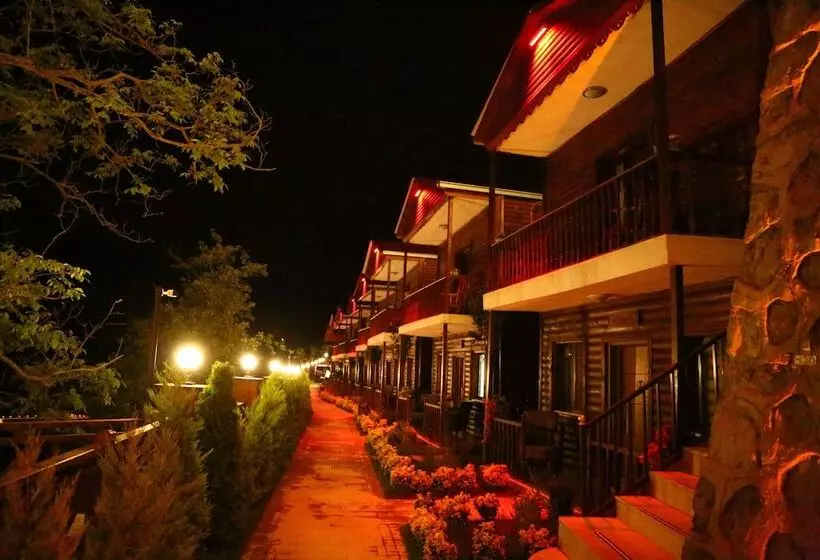 هتل Dergiz Tatil Koyu