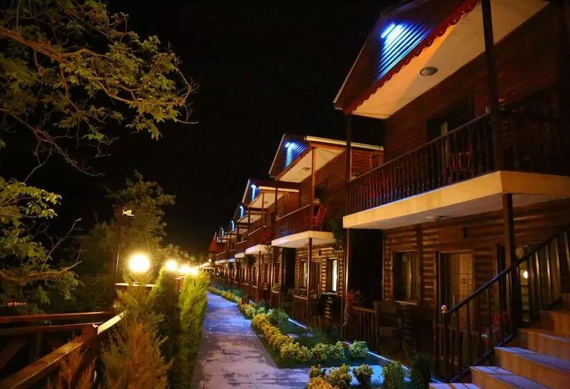 هتل Dergiz Tatil Koyu