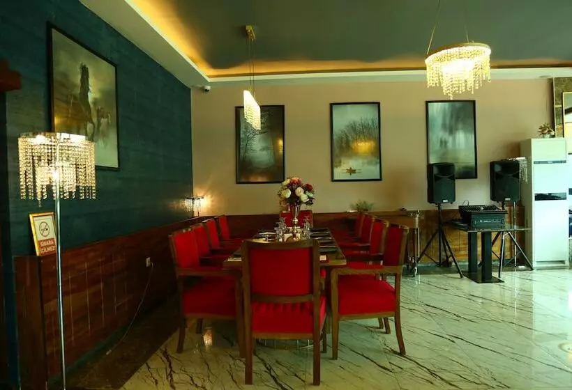 هتل Dergiz Tatil Koyu