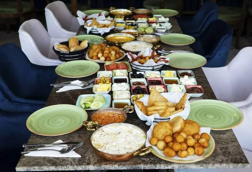 هتل Dergiz Tatil Koyu