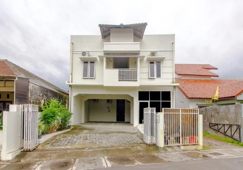 Hotel D'kost 3 Syariah By Oyo Rooms