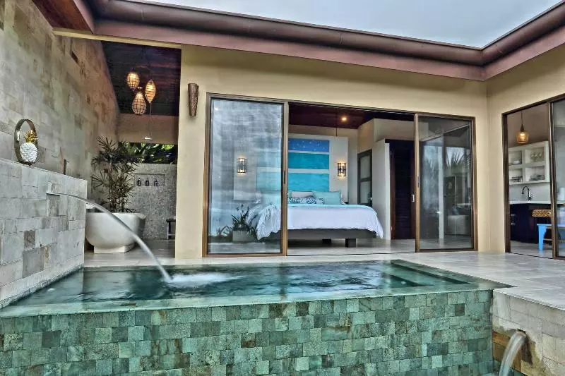 Hotelli Golden Pineapple Villas