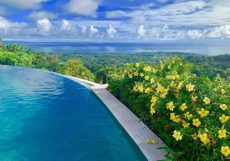 Hotelli Golden Pineapple Villas