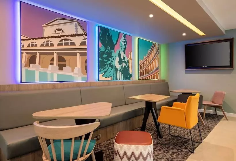 هتل Hampton By Hilton Bath City