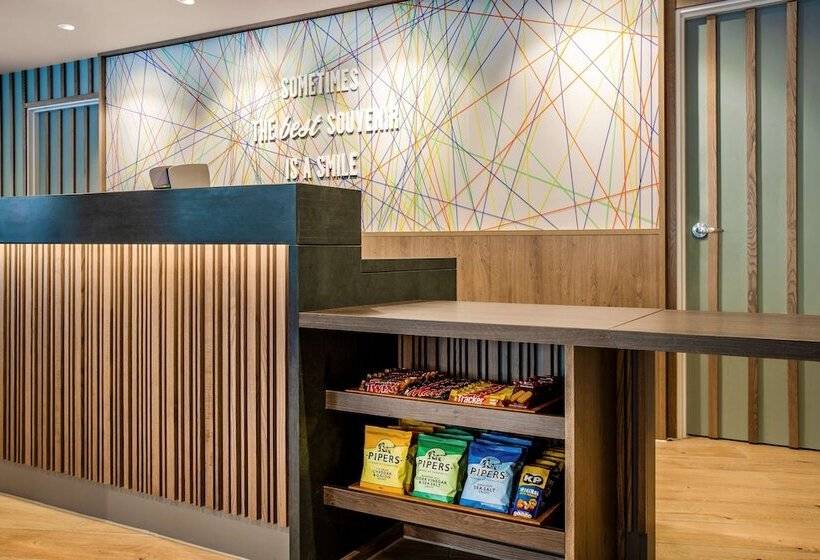 בית מלון כפרי Hampton By Hilton Bath City