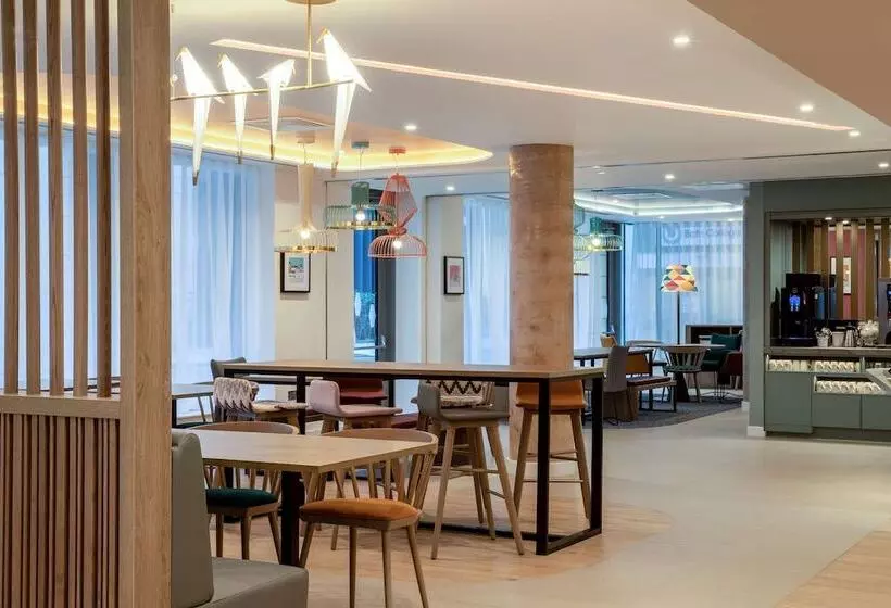 هتل Hampton By Hilton Bath City