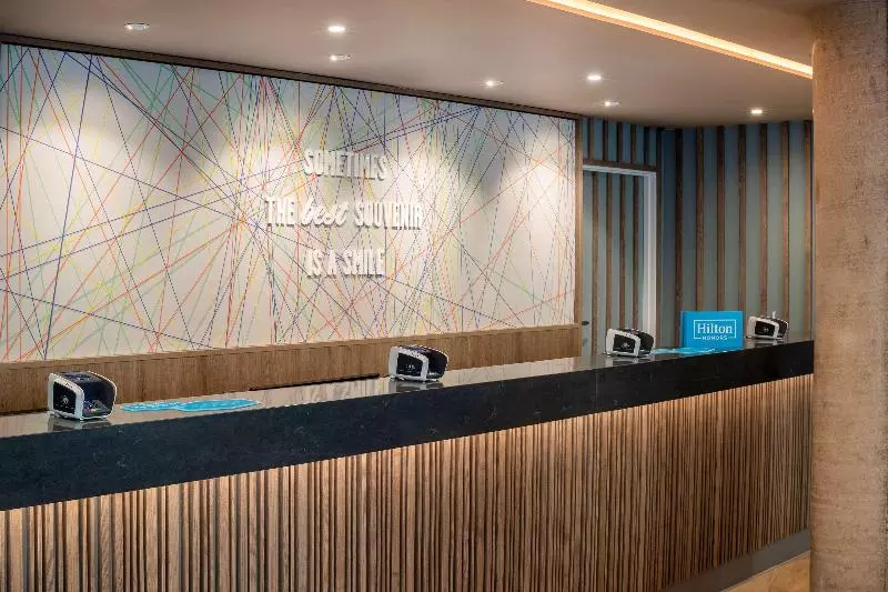 هتل Hampton By Hilton Bath City