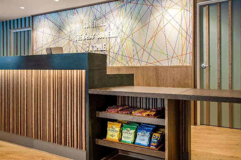 هتل Hampton By Hilton Bath City