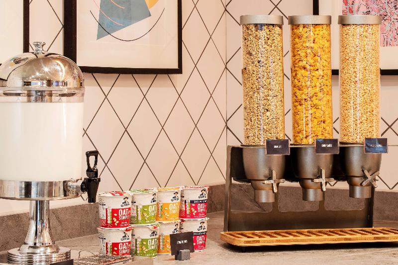 בית מלון כפרי Hampton By Hilton Bath City