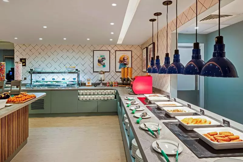 هتل Hampton By Hilton Bath City